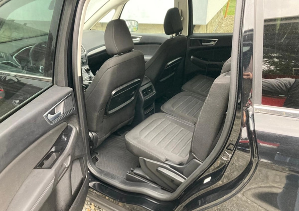 Ford Galaxy cena 59900 przebieg: 249000, rok produkcji 2017 z Gąbin małe 277